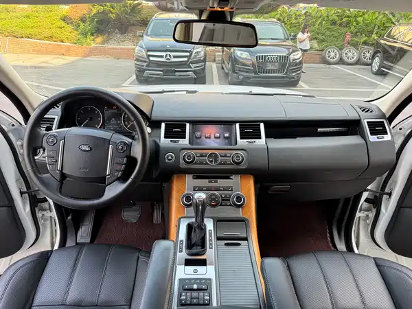 Land Rover Range Rover Sport 2012
