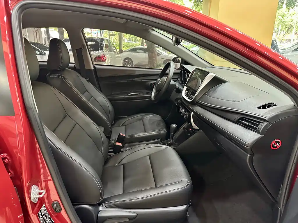 Toyota Yaris L 2019 — фото 10