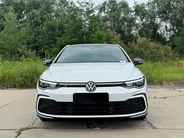 Volkswagen Golf 2025