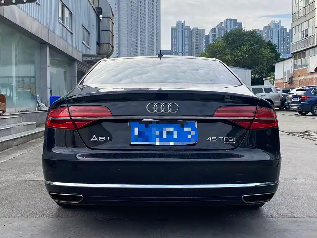 Audi A8 2015 — фото 5
