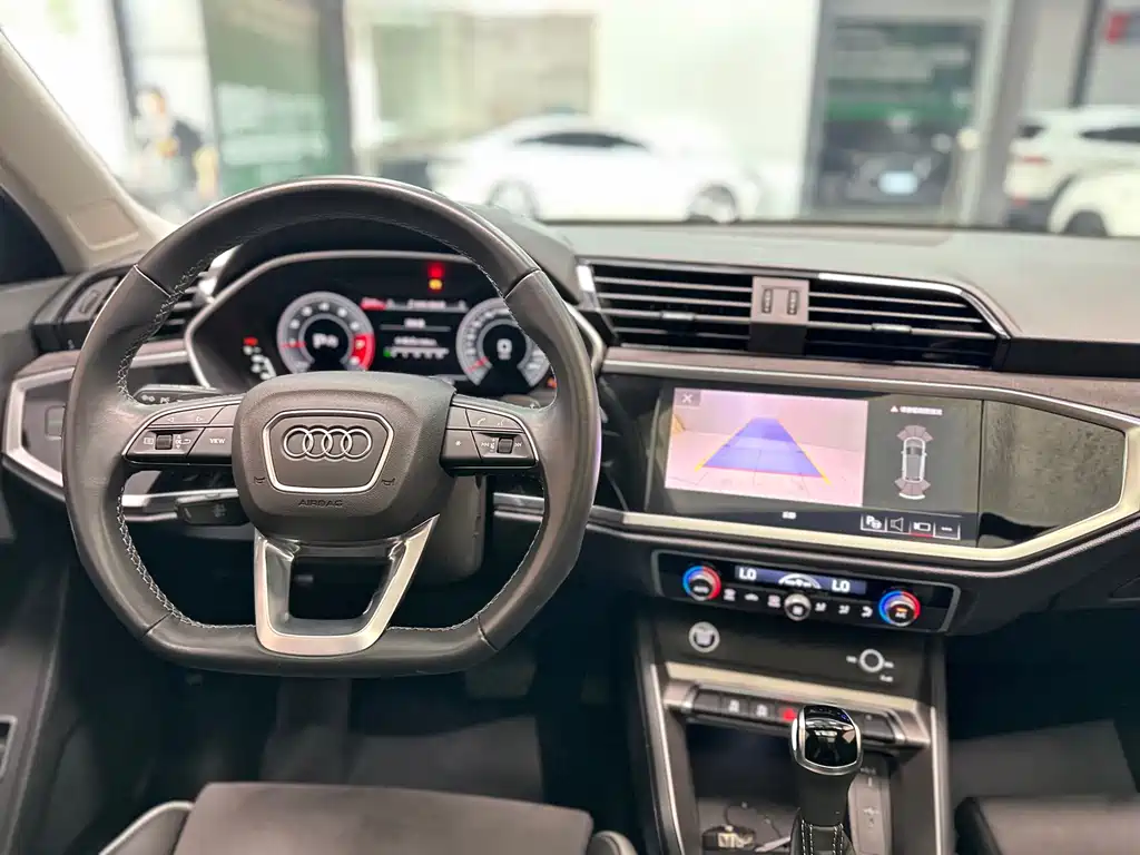 Audi Q3 2023 — фото 22