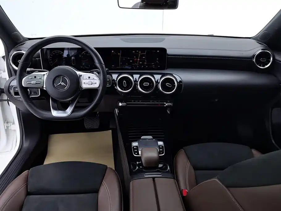Mercedes-Benz A-Class 2019 — фото 12