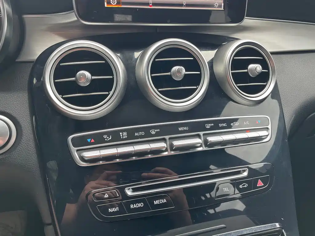 Mercedes-Benz GLC 2018 — фото 11