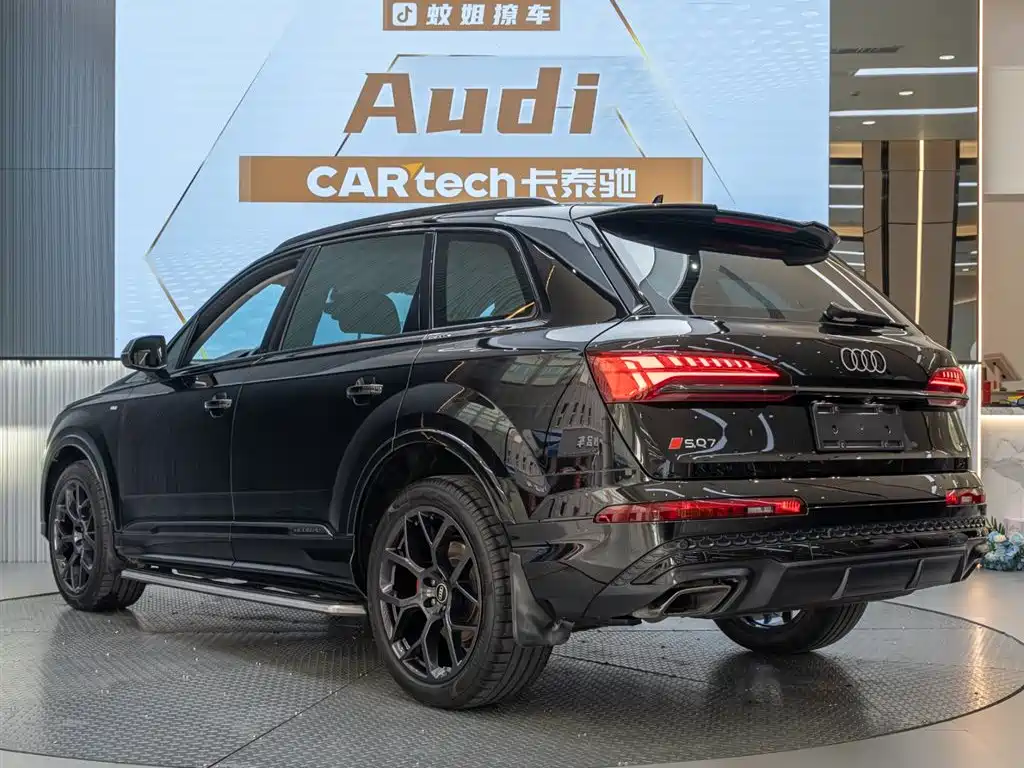 Audi Q7 2025 — фото 18