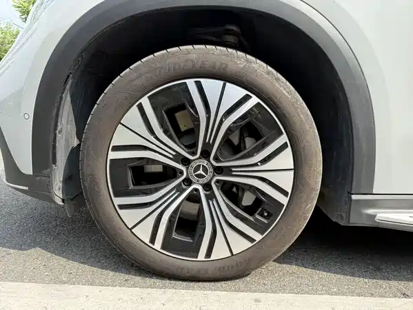 Mercedes-Benz EQE SUV 2023