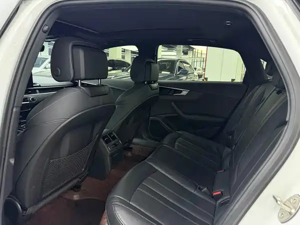 Audi A4L 2023