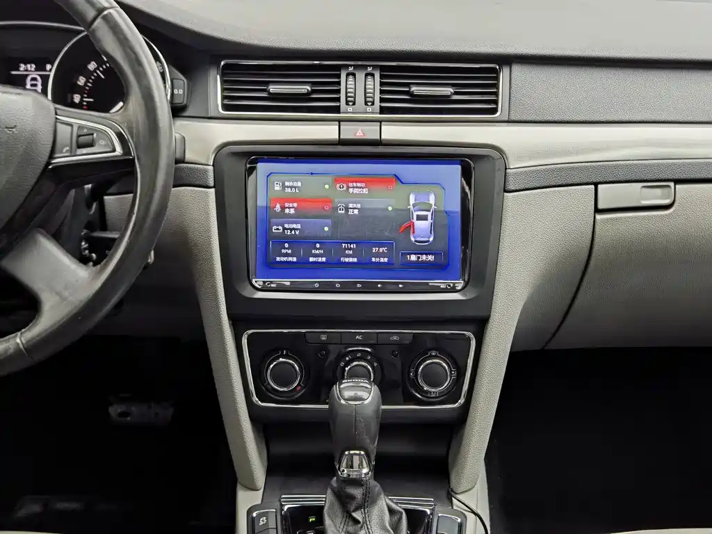 Skoda Speedy 2015 — фото 12