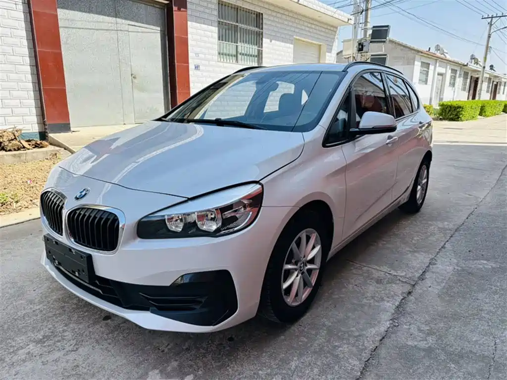 BMW 2 Series Active Tourer 2019 — фото 2