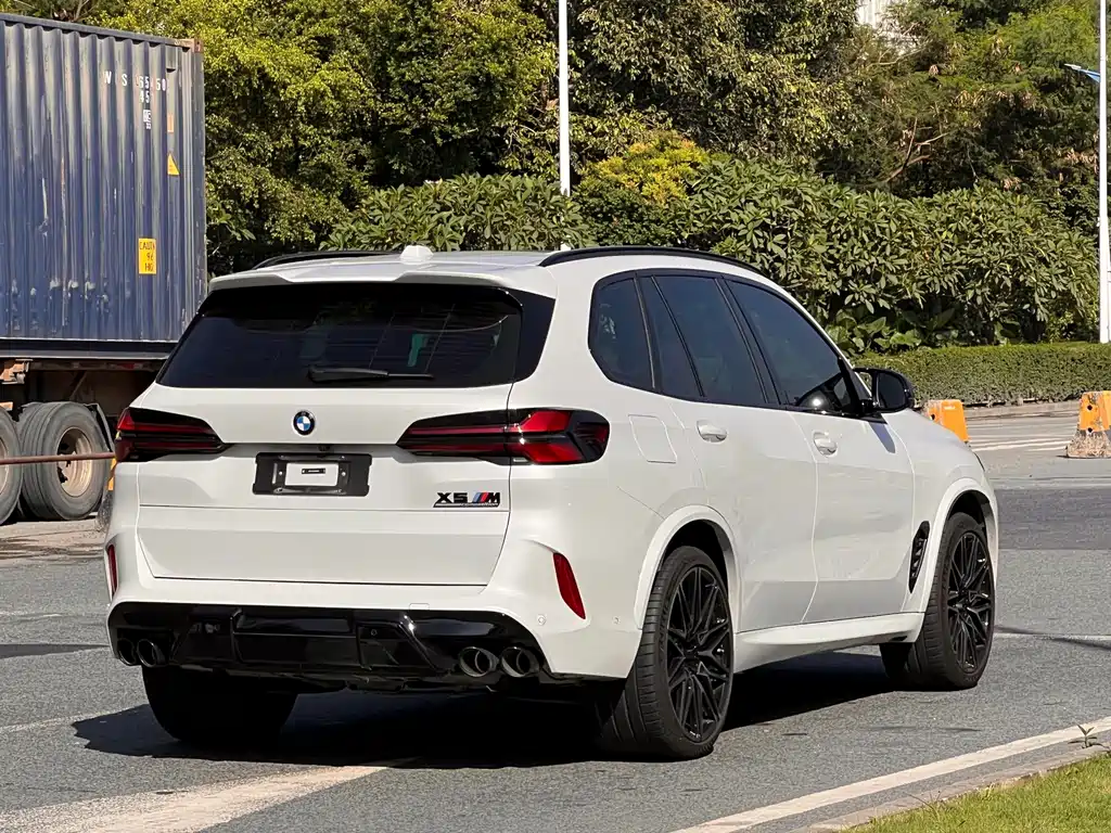 BMW X5 M 2025 — фото 24