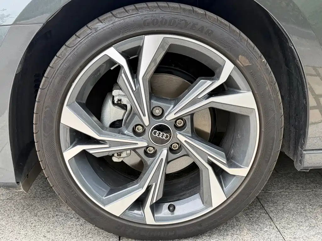 Audi A3 2023 — фото 11
