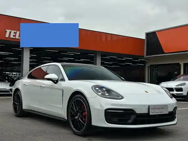 Porsche Panamera 2023