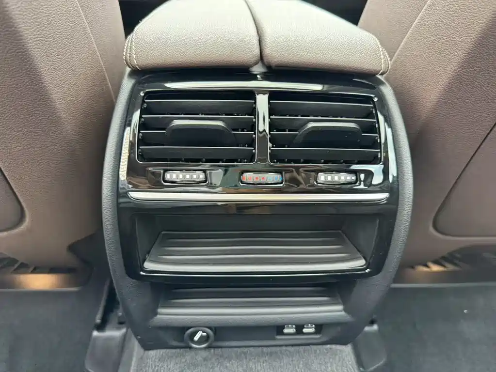 BMW 5 Series 2023 — фото 15
