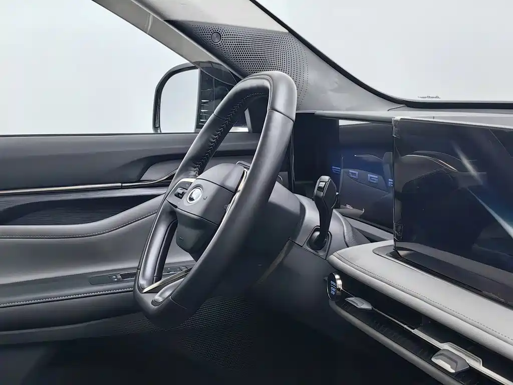 Ford Edge 2023 — фото 22
