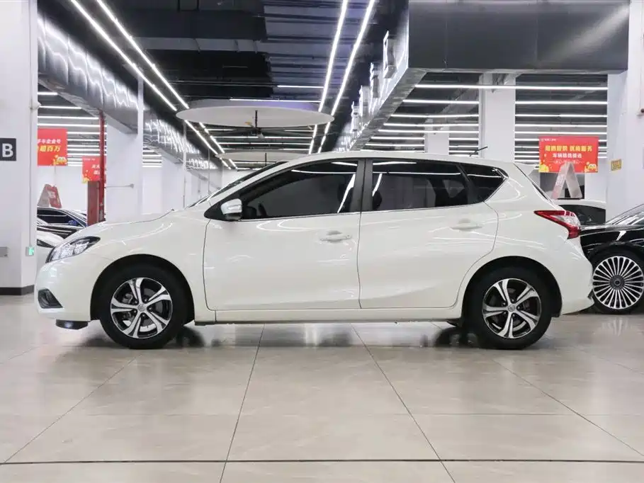 Nissan Tiida 2017 — фото 3