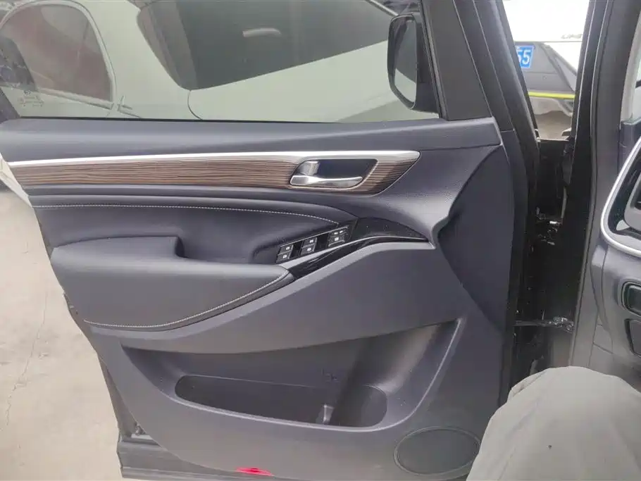 GAC Motor Trumpchi M8 2021 — фото 7
