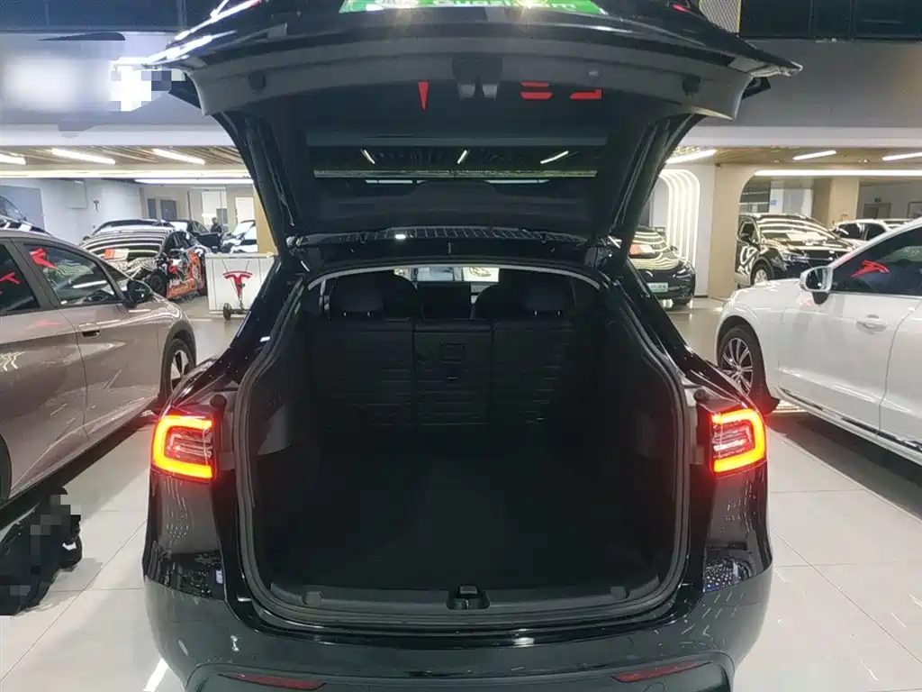 Tesla Model Y 2022 — фото 15