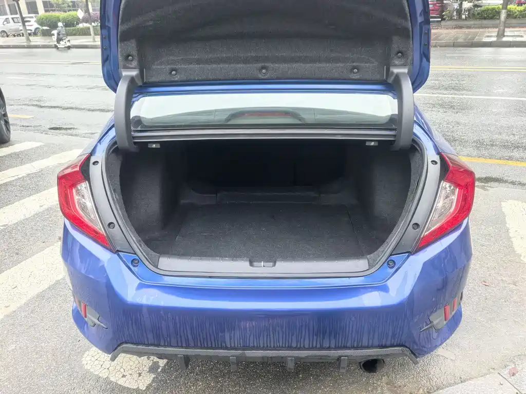 Honda Civic 2019 — фото 14