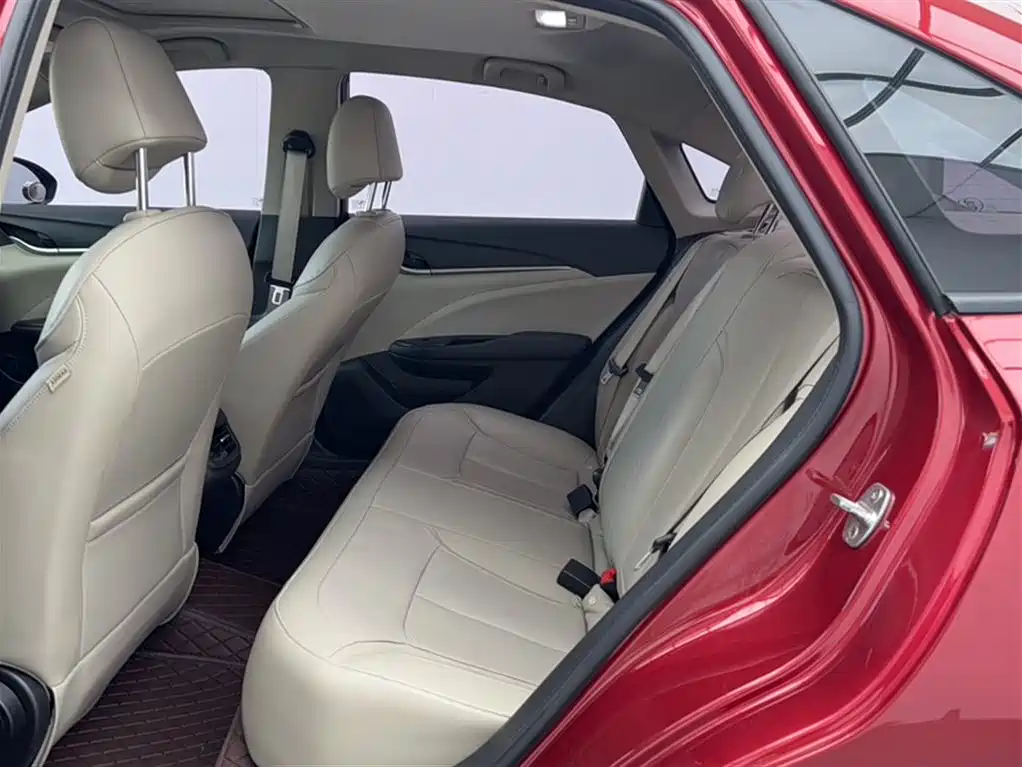 Buick Excelle 2017 — фото 13