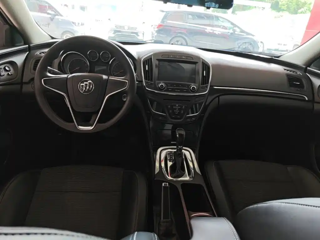 Buick Regal 2017 — фото 10