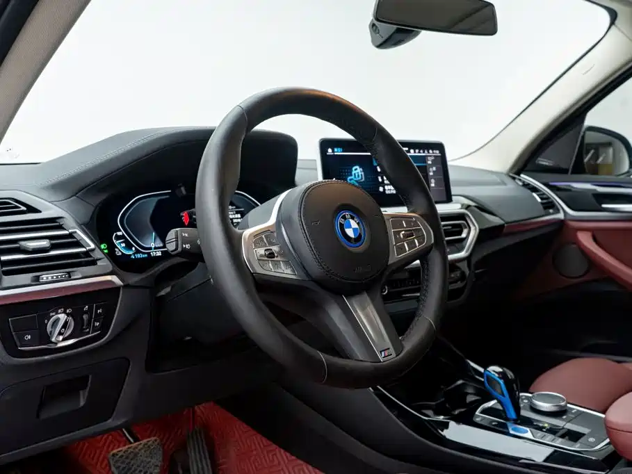 BMW iX3 2023 — фото 22