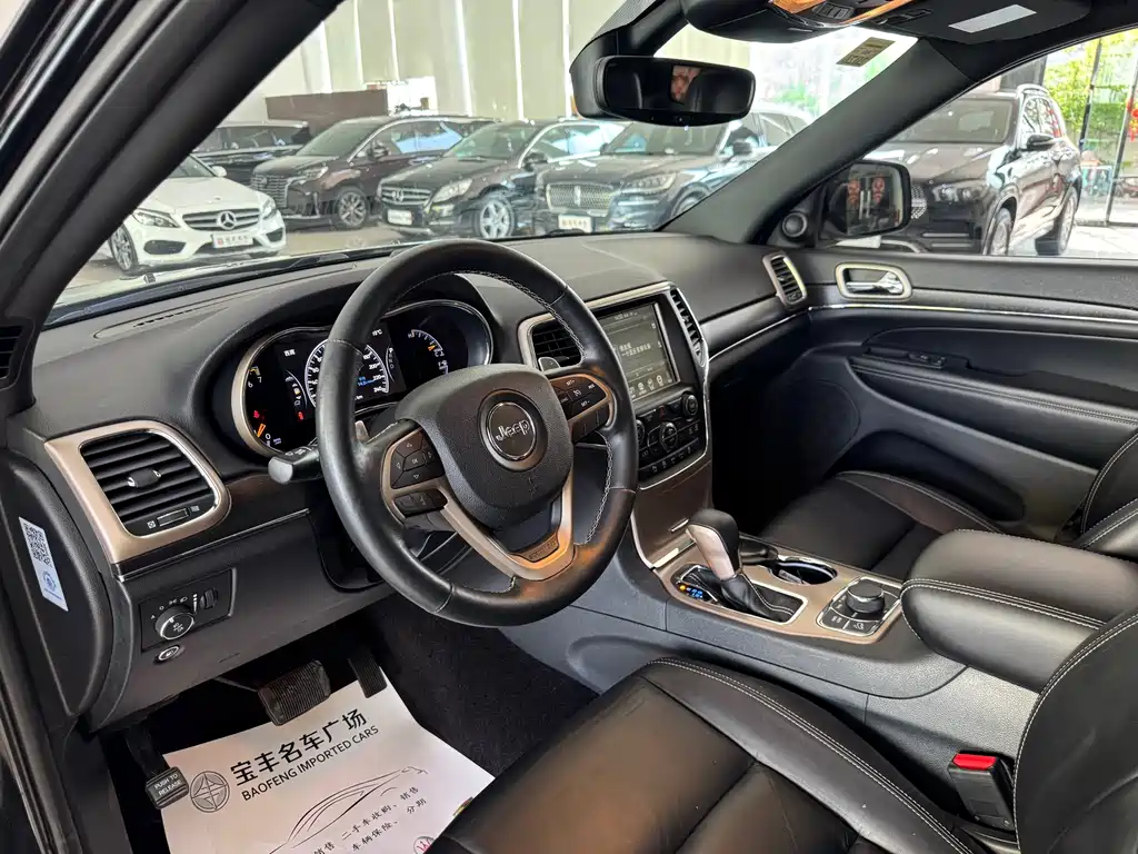 Jeep Grand Cherokee 2018 — фото 4