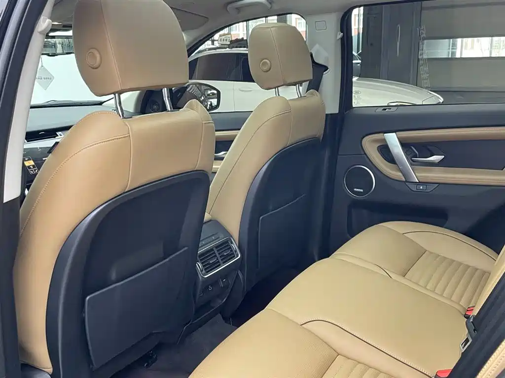 Land Rover Discovery Sport 2024 — фото 13
