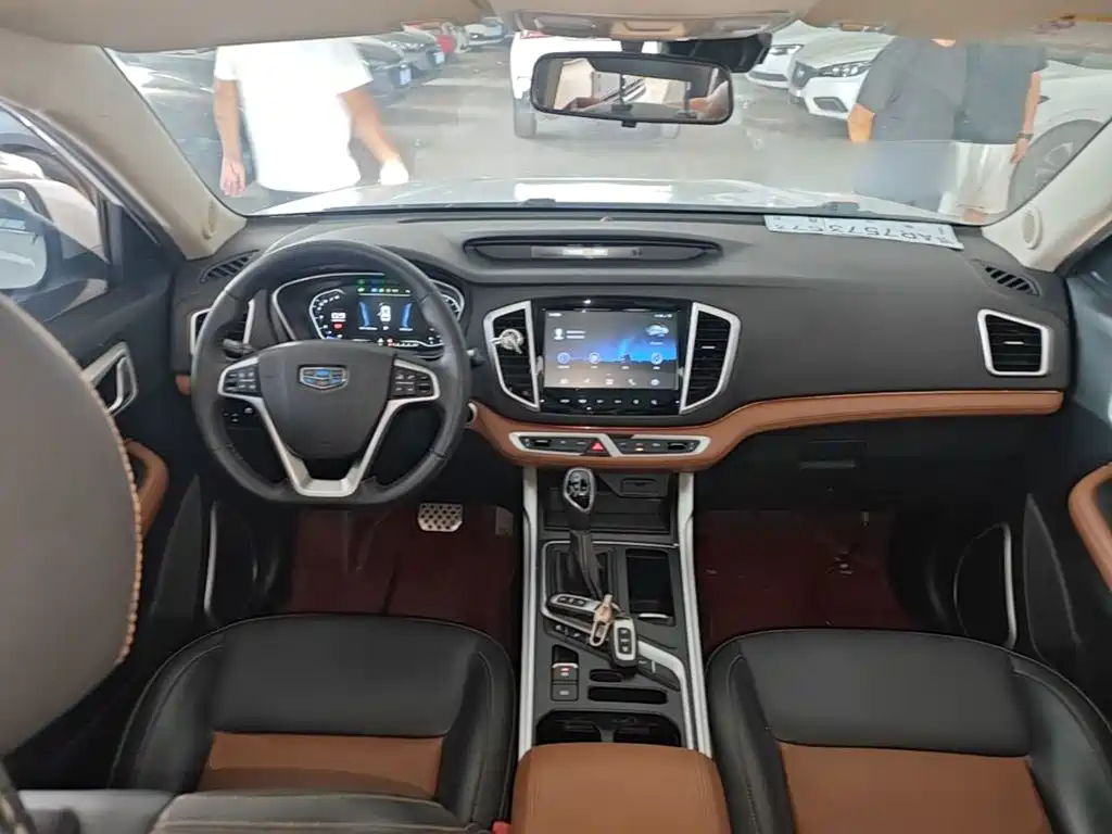 Geely Vision X6 2018 — фото 10