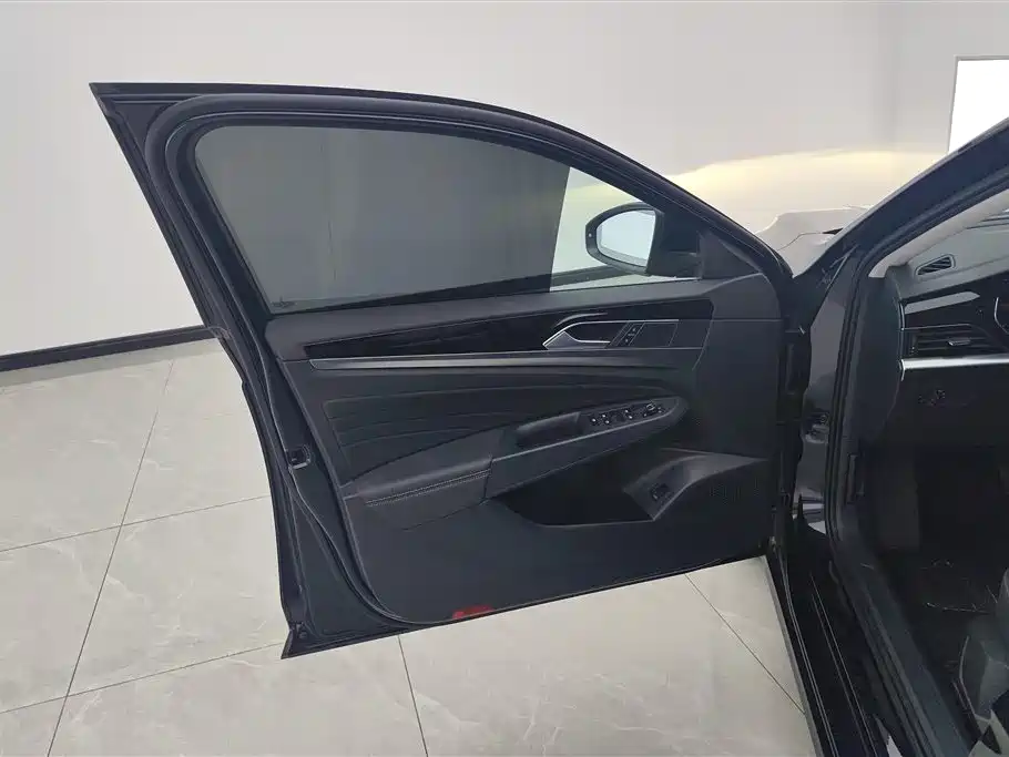 Volkswagen Passat 2025