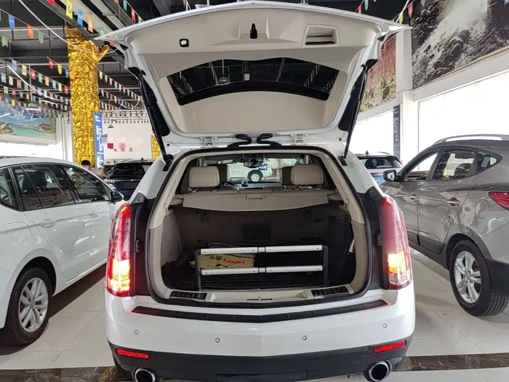 Cadillac SRX 2014 — фото 19