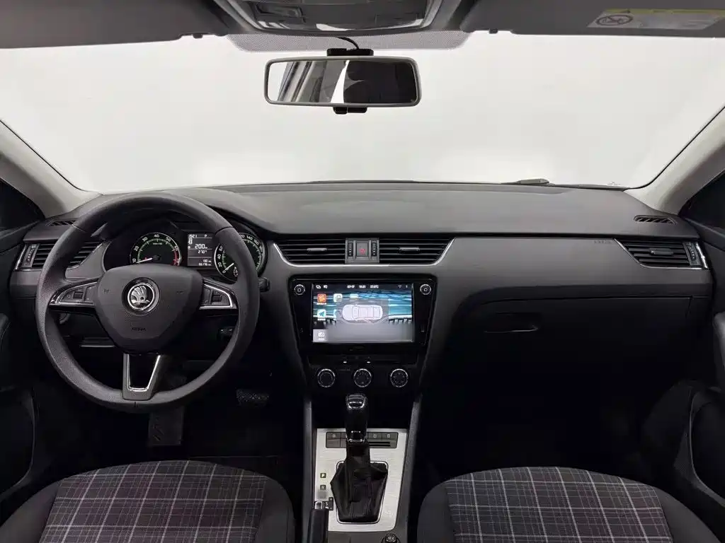 Skoda Octavia 2019 — фото 10
