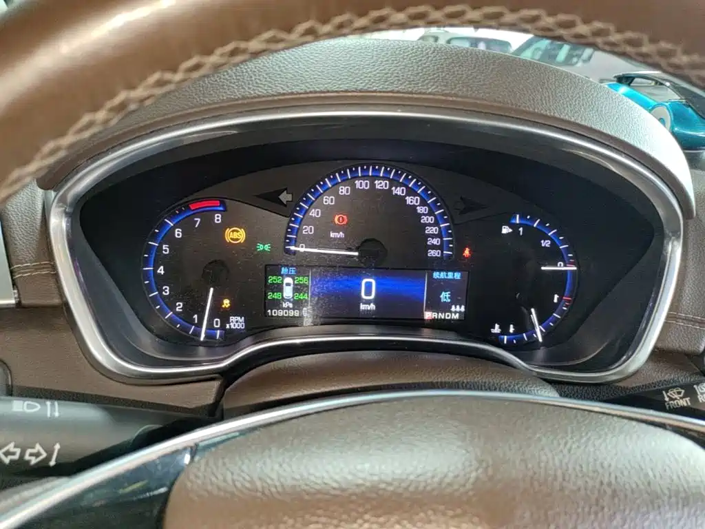 Cadillac SRX 2014 — фото 12