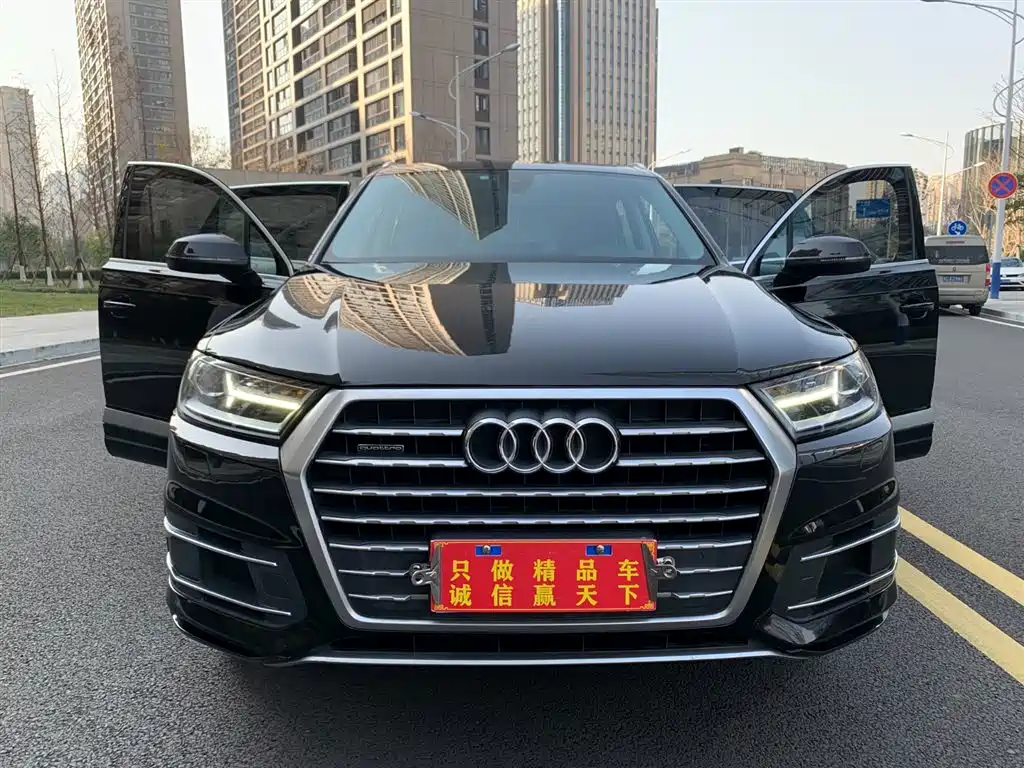 Audi Q7 2018 — фото 2