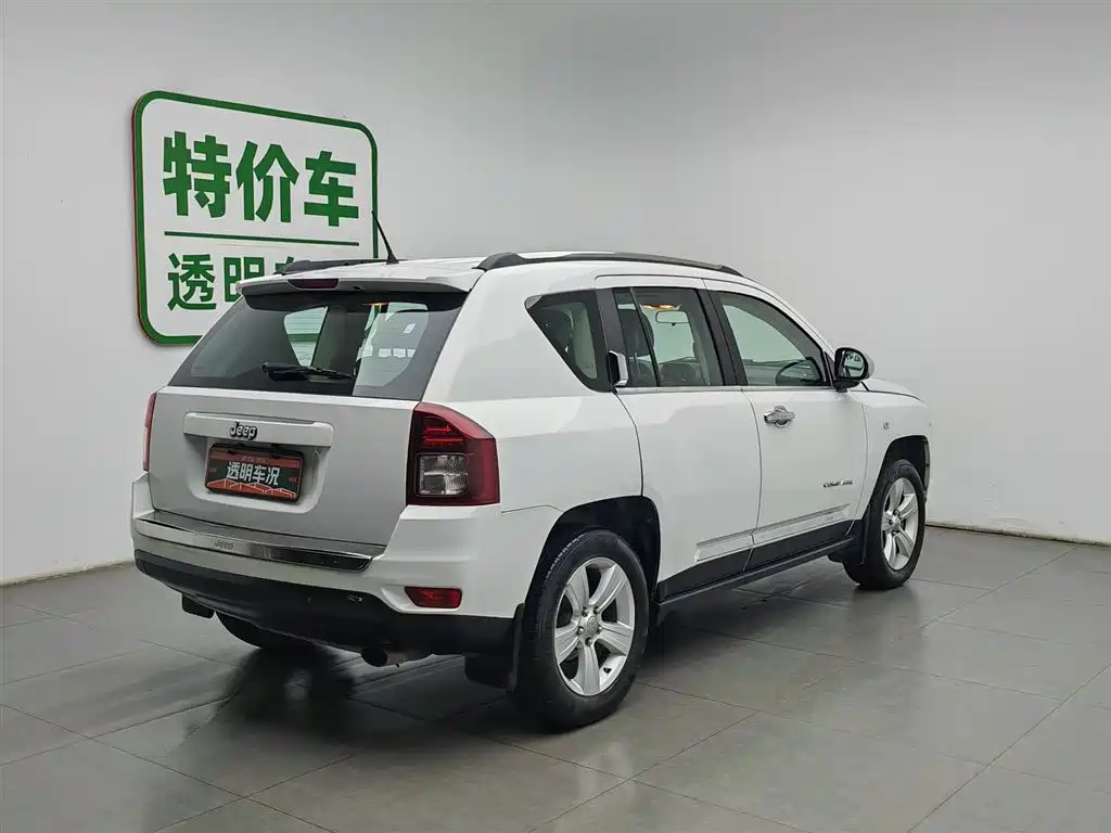 Jeep Compass 2014 — фото 2