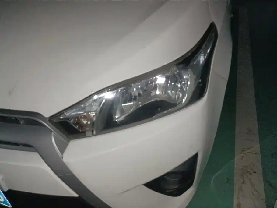 Toyota Yaris L 2014