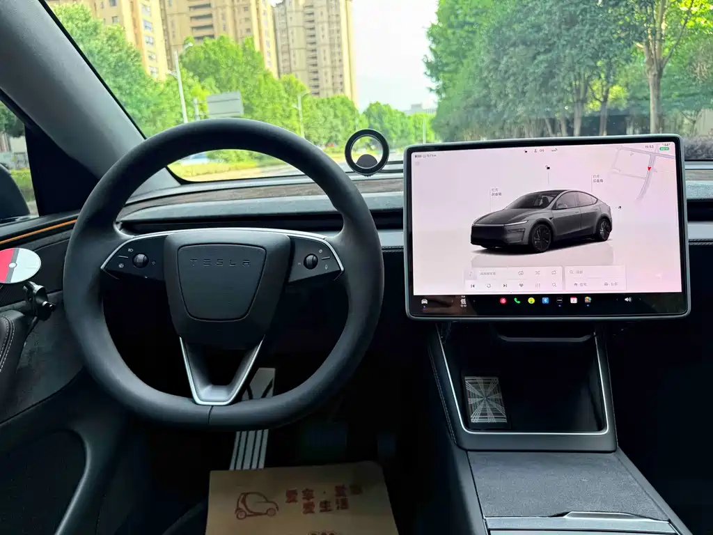 Tesla Model Y 2025 — фото 15