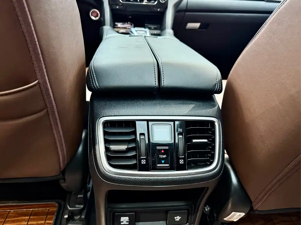 Honda UR-V 2017 — фото 17