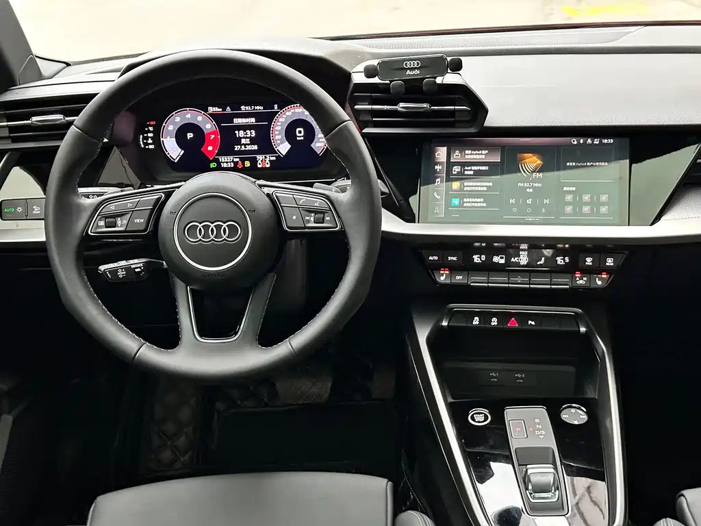 Audi A3 2023 — фото 13