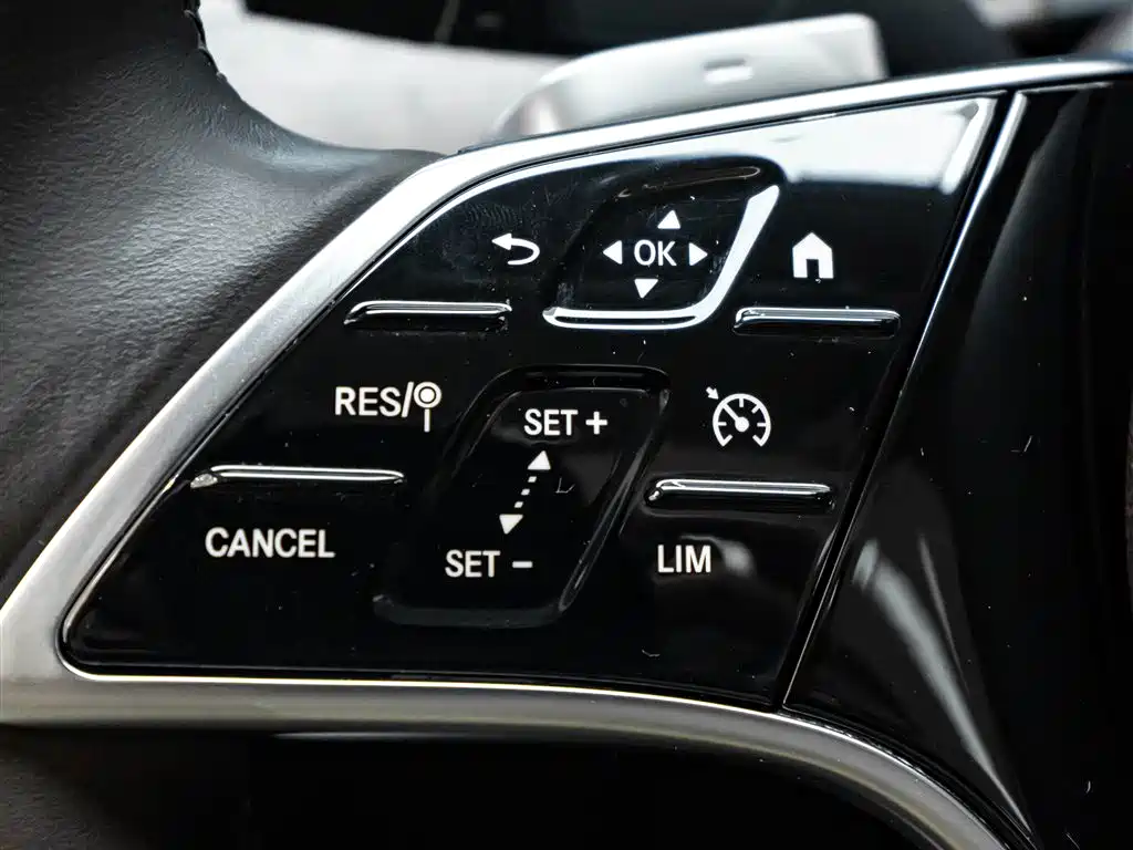 Mercedes-Benz E-Class 2024 — фото 19