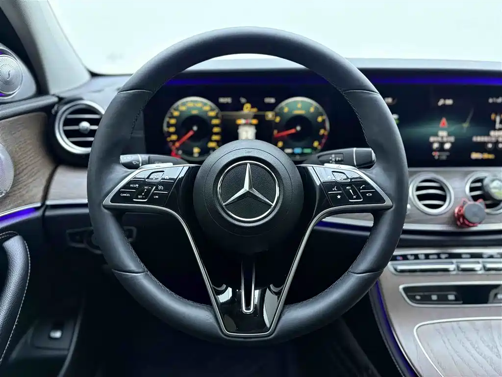 Mercedes-Benz E-Class 2021 — фото 14