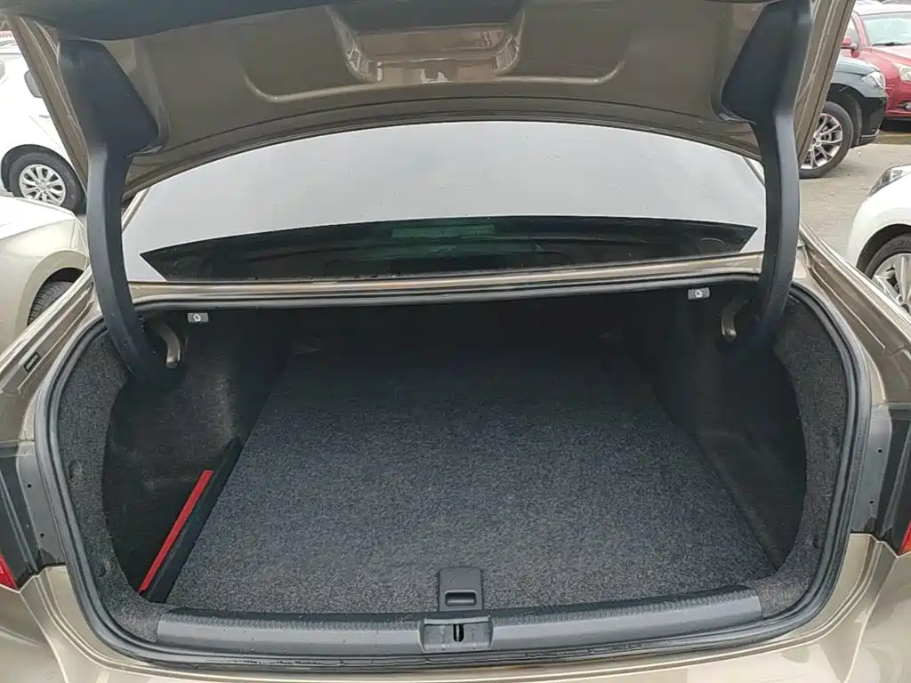 Volkswagen Passat 2015 — фото 15