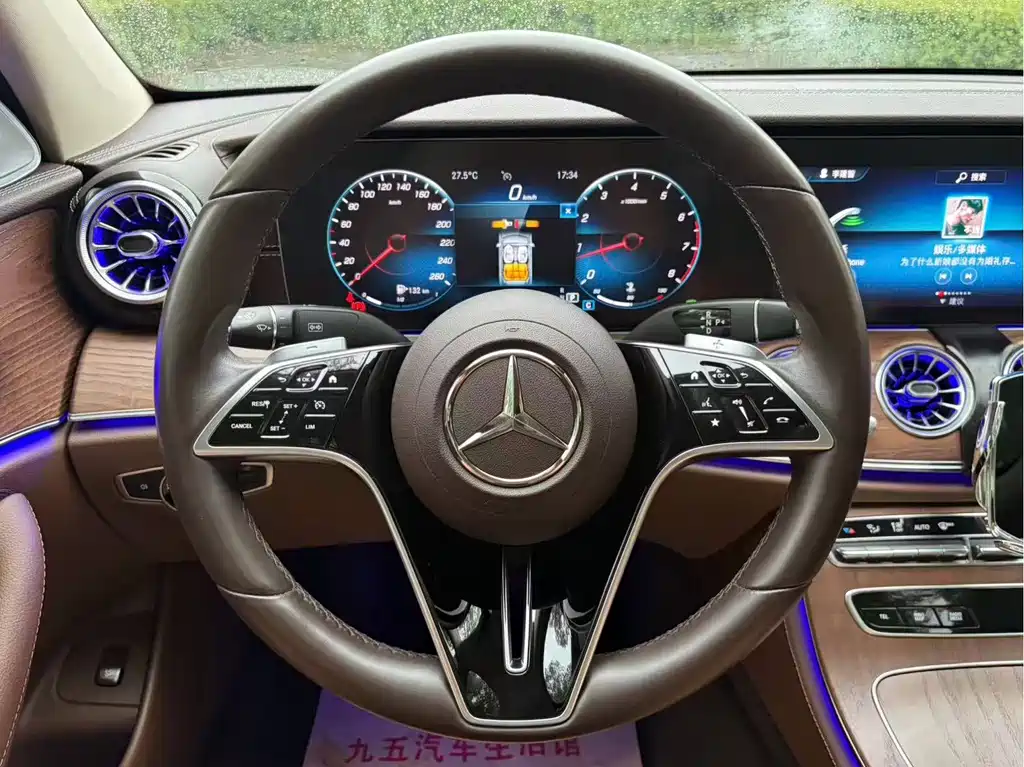 Mercedes-Benz E-Class 2021 — фото 13