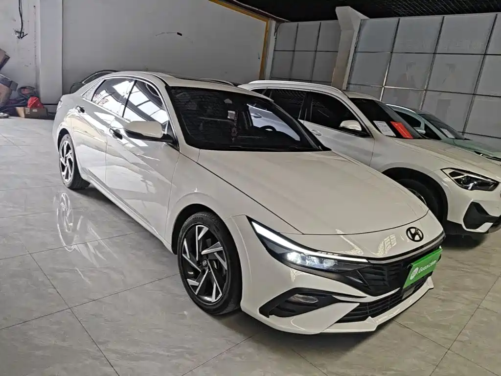 Hyundai Elantra 2024