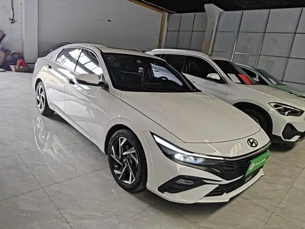 Hyundai Elantra 2024