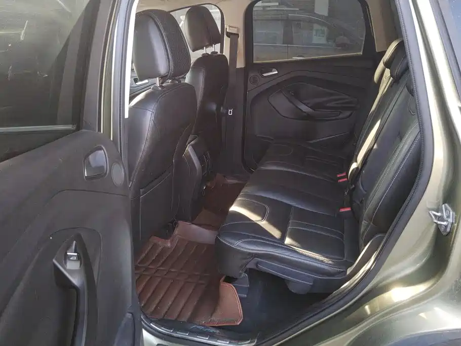 Ford Kuga 2014 — фото 11