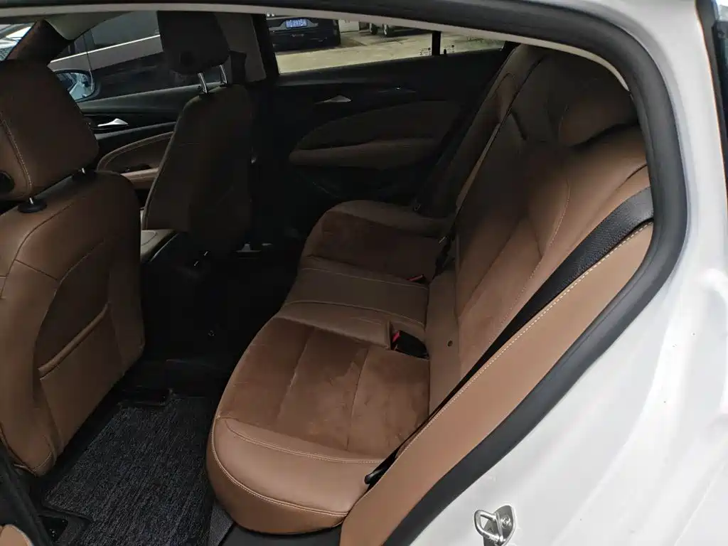 Buick Regal 2020 — фото 13