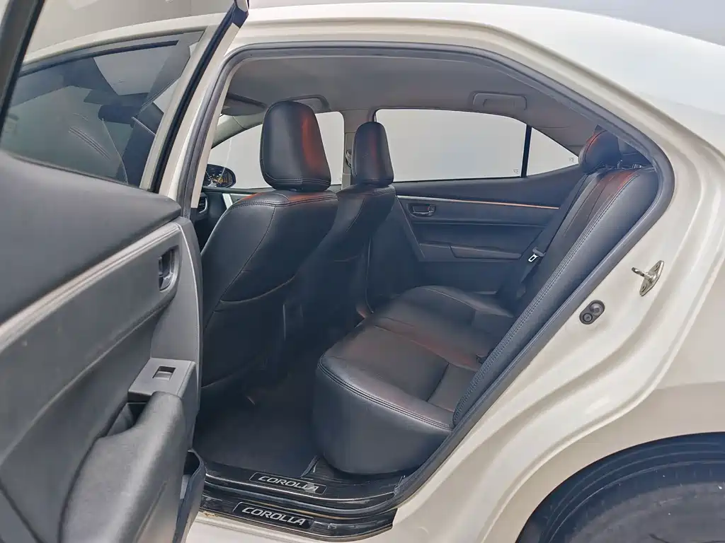 Toyota Corolla 2015 — фото 17