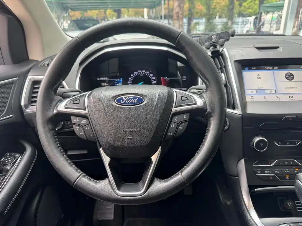 Ford Edge 2017 — фото 7