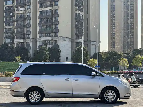 Buick GL8 2011