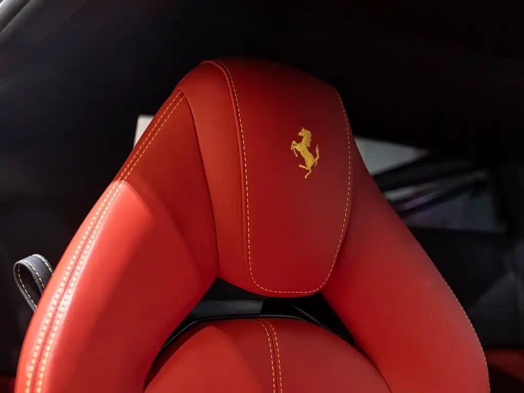 Ferrari F8 2022 — фото 16