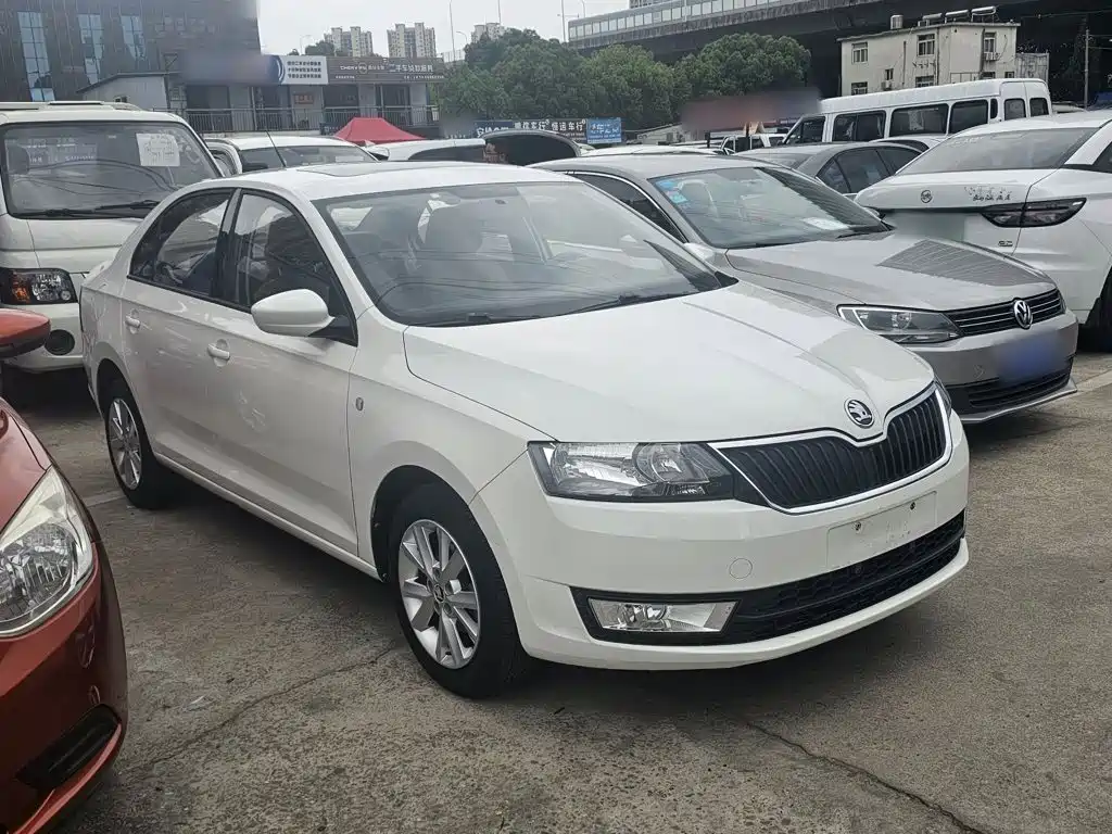 Skoda Rapid 2017 — фото 4